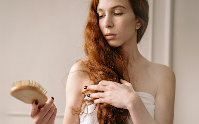 Impact du stress sur vos cheveux : les clés essentielles pour les préserver